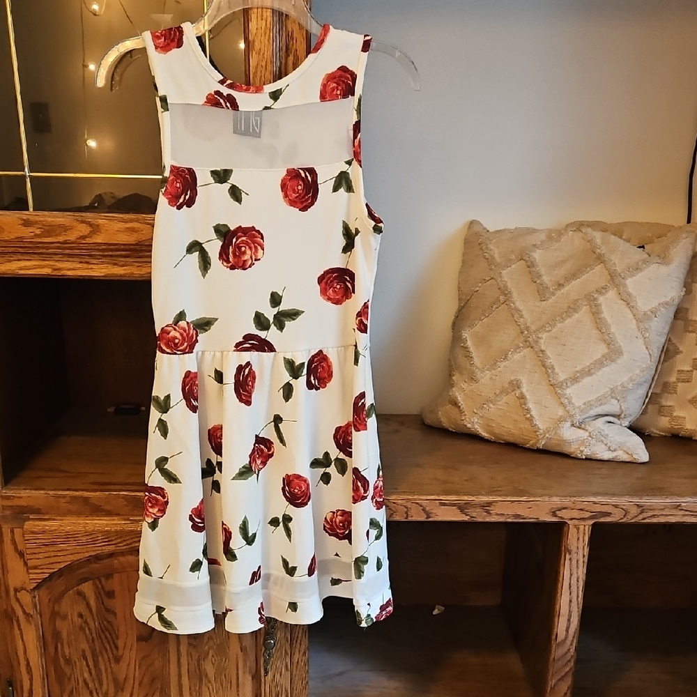 Floral Sleeveless Midi Dress - White and Red